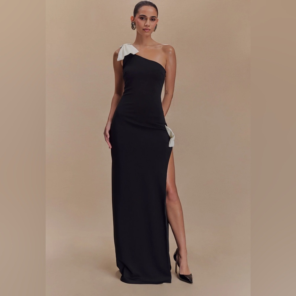 Meshki Hallie One Shoulder Bow Maxi Dress - Black/White